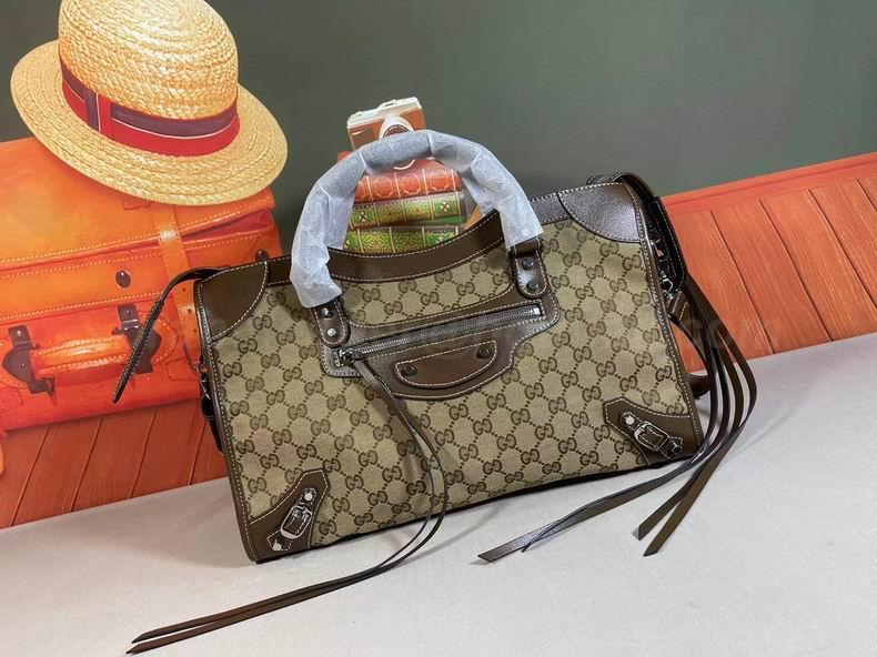 Gucci Handbags 108